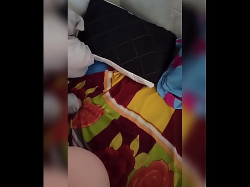 ❤️ O la'u uo e nofo na o ia i le fale ona o lana tane e alu i tafaoga ma ou te faaaogaina le avanoa e fufui ai ma faatumu lana asini i le susu. ️ Fucking ﹏